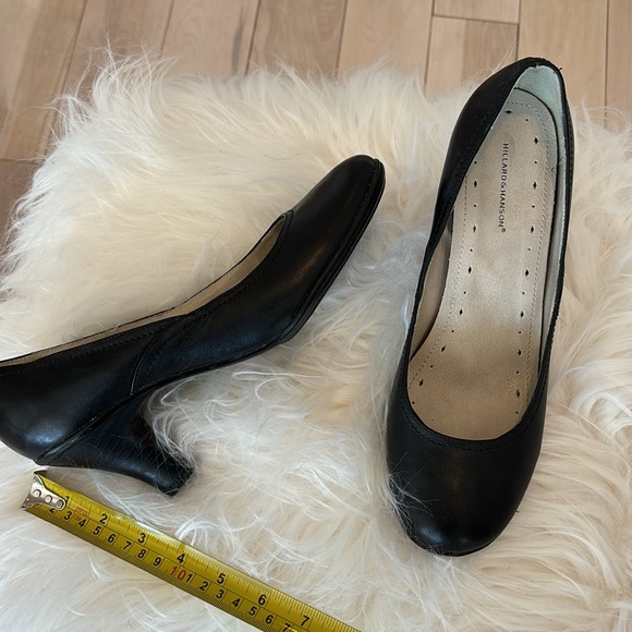 Black leather pumps 9 1/2 - Picture 2 of 5